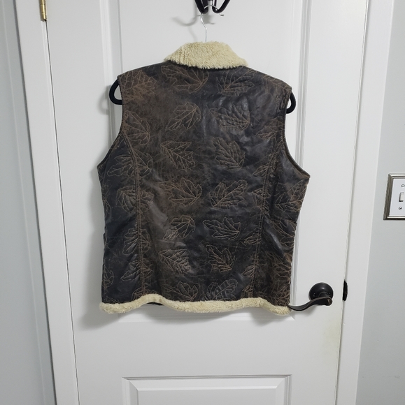 WOOLRICH Faux Leather and Sherpa Embroidered Leaves Vest - Picture 4 of 12